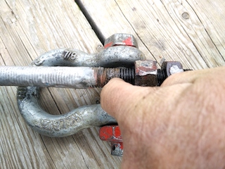 thread abrasion at hanger's end