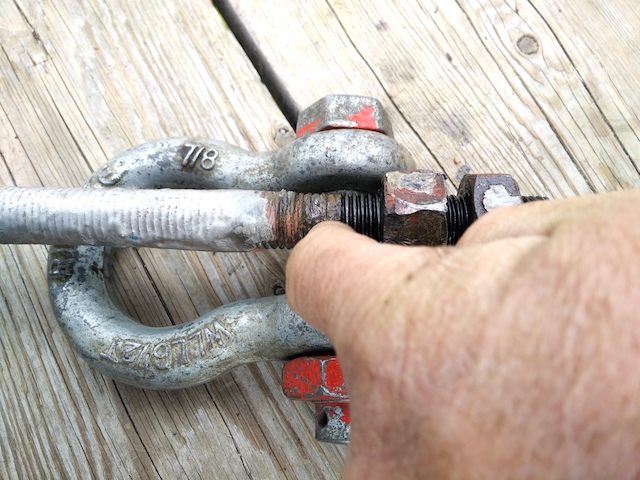 thread abrasion at hanger's end