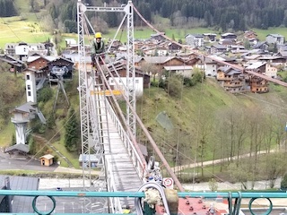 Cordist securing mrt test of suspension rope